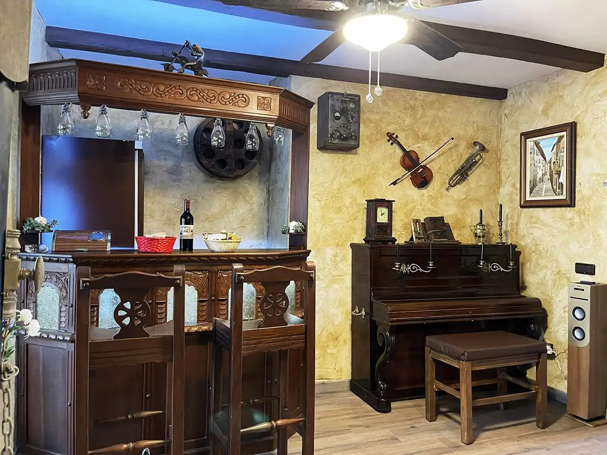Casa Rural Valderaduey. Bar y música